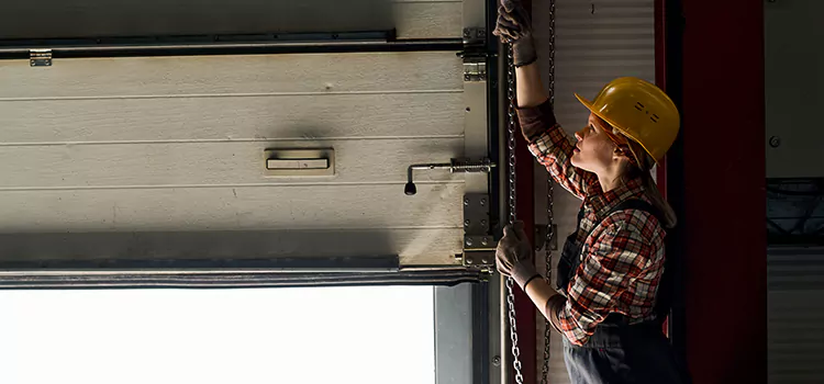 Addressing Common Garage Door Stoppage Issues in Palm Springs, CA
